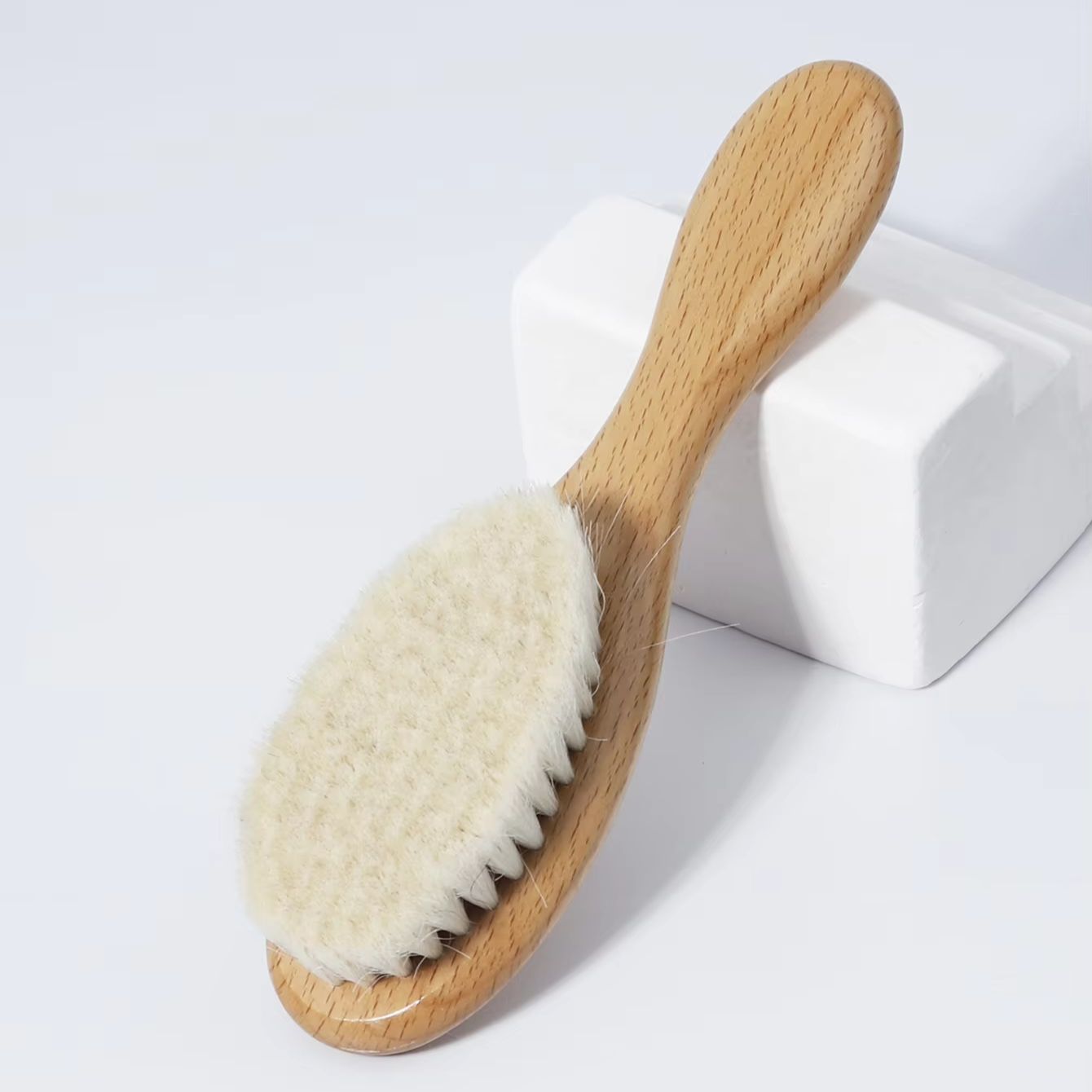 แปรงขนแพะนุ่มพิเศษพร้อมด้ามจับ - Hair Care Essential บทวิจารณ์และราคา